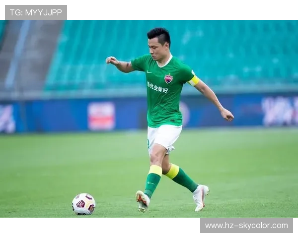 重庆足球队强势领跑冠军赛积分榜81分稳居第一 重庆足球队强势领跑冠军赛积分榜81分稳居第一