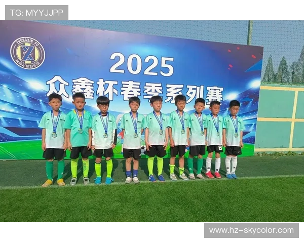 小孩能否成为足球明星的关键因素与成长路径探讨